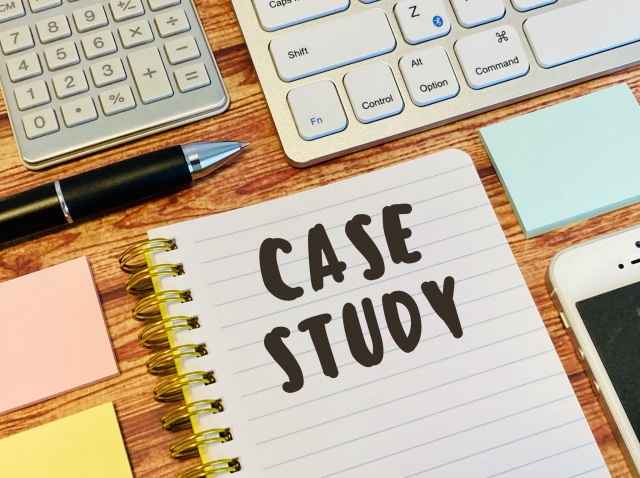 「CASESTUDY」と書かれたノートの画像