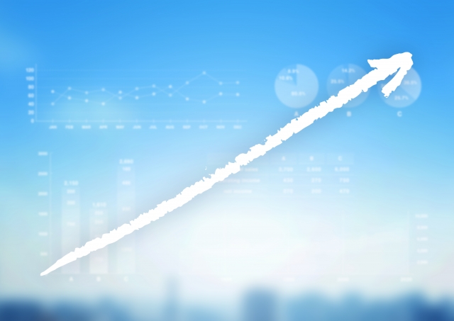 複数のグラフの上に、右肩上がりの矢印が描かれている画像